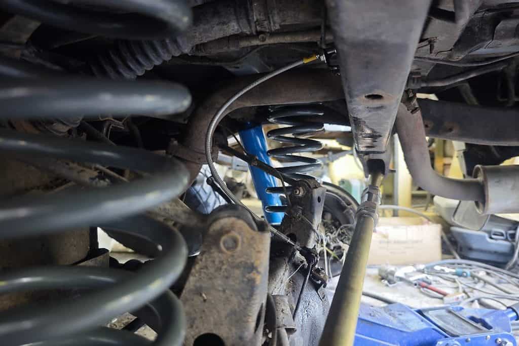 Армированный тормозной шланг HEL Performance на Toyota Land Cruiser Prado 95 после лифта +40 мм — Custom's Tuning, Тюмень