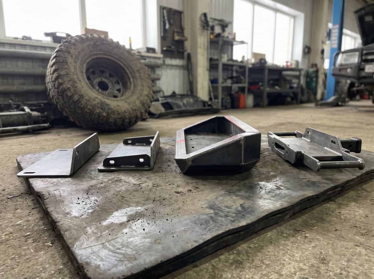 Четыре типа площадок под лебёдку на коврике в мастерской — Custom's Tuning, Тюмень