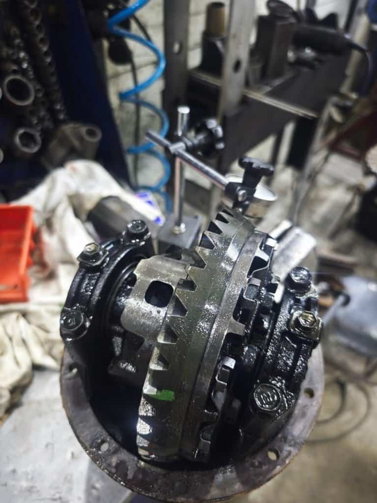 Замер бокового зазора венца индикатором при установке HF на Prado 120 — Custom's Tuning, Тюмень