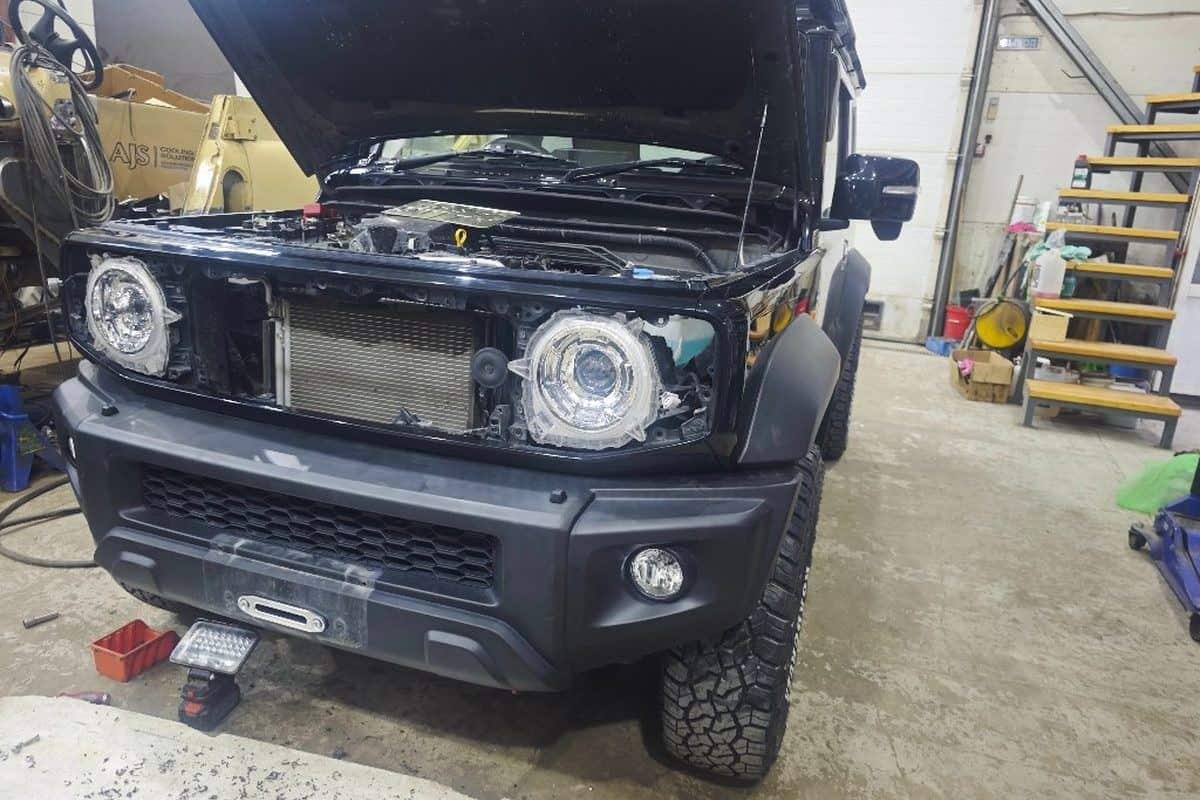 Демонтаж штатного бампера Suzuki Jimny перед установкой лебёдки — Custom's Tuning, Тюмень