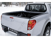 Накладка на задний откидной борт со скотчем 3M Mitsubishi L200 2007-2013