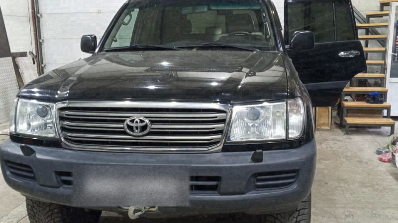 Toyota Land Cruiser 105 (чёрный) — фото 1 работ в Custom's Tuning, Тюмень