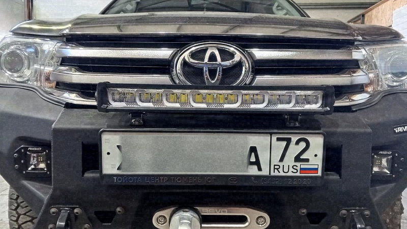 Toyota Hilux (чёрный, 2018+) — фото 1 работ в Custom's Tuning, Тюмень