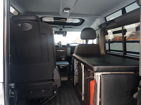 LR Defender: портальные редукторы, силовые бамперы, лебёдки, пневмосистема, доп. свет