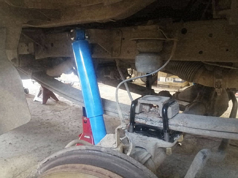 Амортизатор рессорной подвески ГАЗ Соболь 4×4 при лифте — Custom's Tuning, Тюмень