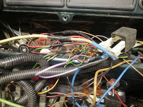 Жгуты проводки и реле под панелью УАЗ Хантер при переборке — Custom's Tuning, Тюмень