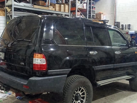 Toyota Land Cruiser 105 (чёрный) — фото 12 работ в Custom's Tuning, Тюмень