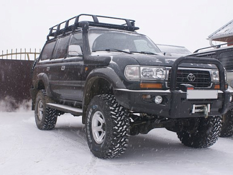Toyota Land Cruiser 80: лифт 4", силовые и экспедиция